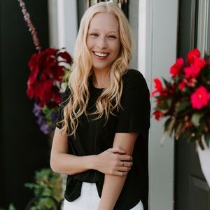 Meet your Posher, Abbey